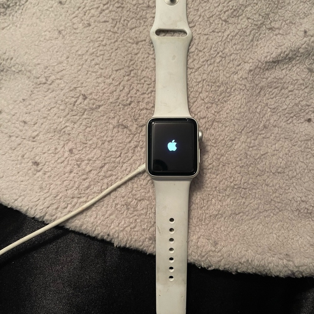 Apple Watch - Picture 4 of 4